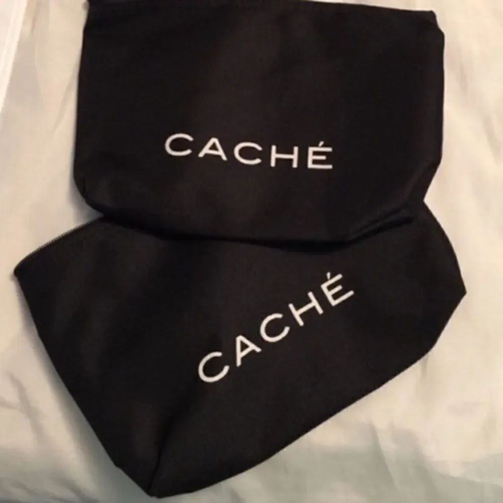 🎁LAST ONE LEFT🎁Cache make up pouch 🎀 - Picture 2 of 2